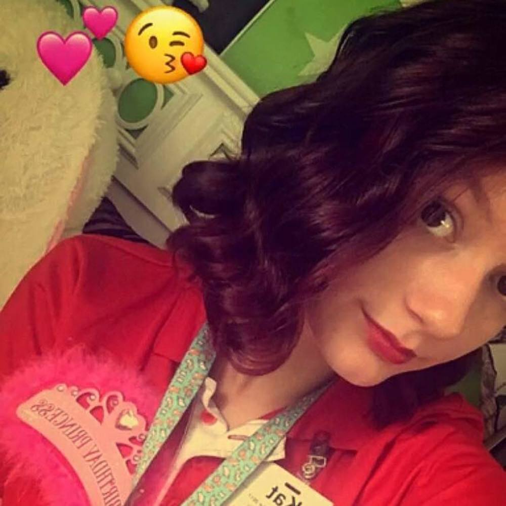 Meet your Posher, Kit-kat